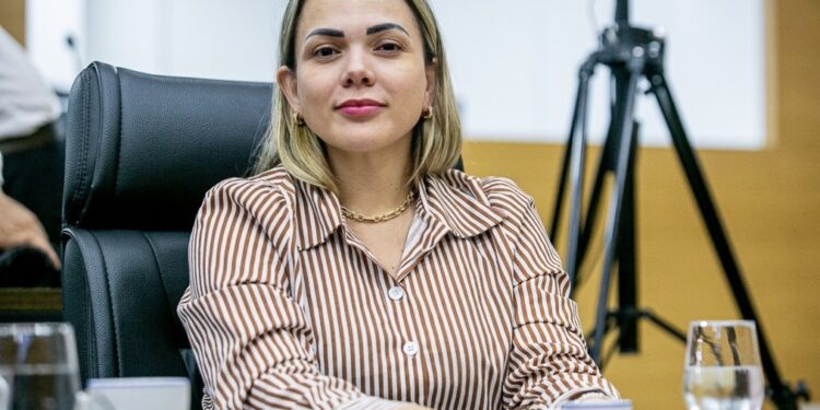 Cláudia de Jesus garante recursos no valor de R$ 110 mil para associação rural em Porto Velho