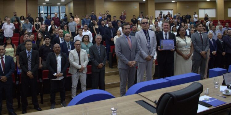 Assembleia Legislativa homenageia os 41 anos do CRECI-RO em sessão solene