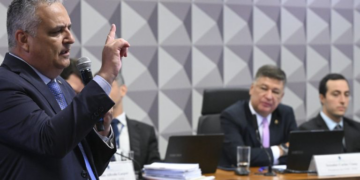 Relator e presidente de CPMI criticam decisão de Flávio Dino de cancelar quebra de sigilo de empresária