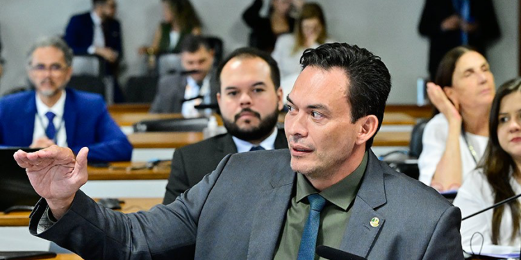 Aumento de pena para violência digital contra a mulher vai à CCJ