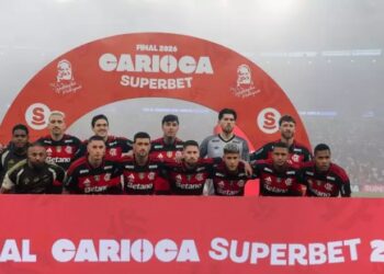 Flamengo vence Fluminense nos pênaltis e conquista tricampeonato carioca no Maracanã