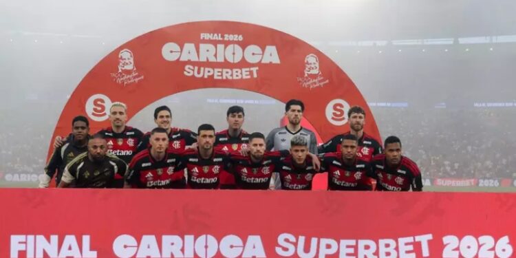 Flamengo vence Fluminense nos pênaltis e conquista tricampeonato carioca no Maracanã