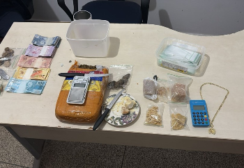Polícia Militar fecha duas bocas de fumo e apreende grande quantidade de drogas