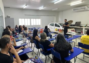 Curso de mecânica básica capacita mulheres para lidar com situações no trânsito