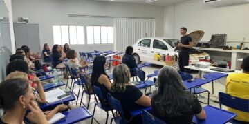 Curso de mecânica básica capacita mulheres para lidar com situações no trânsito