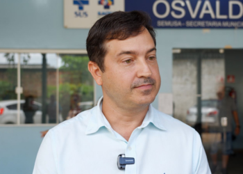 SAÚDE :Mais de 100 profissionais assinam contrato e iniciam atendimento à população