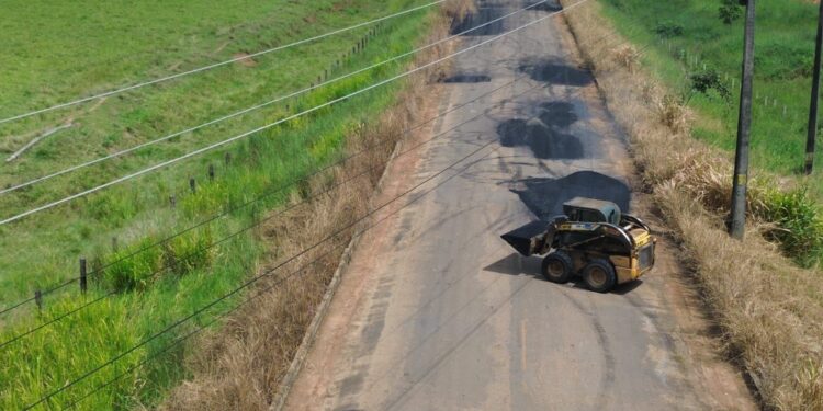 Trecho da RO-140 entre BR-364 e Cacaulândia recebe manutenção após indicação do deputado Pedro Fernandes
