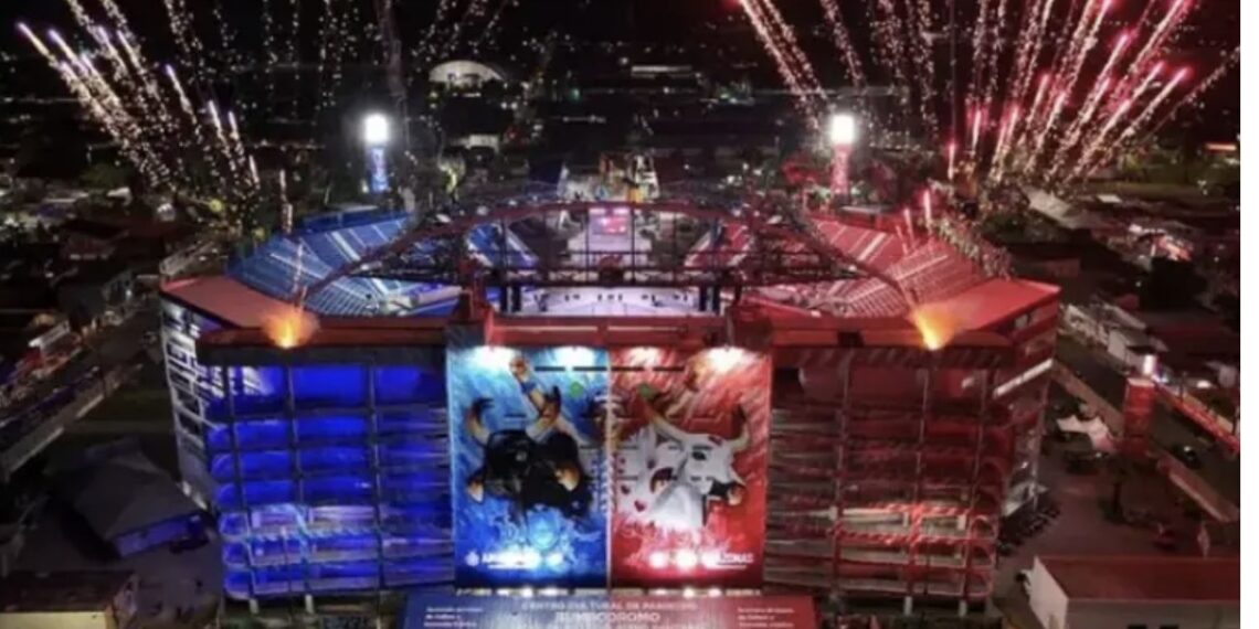 100 dias para o Festival de Parintins: Caprichoso e Garantido se preparam para o maior espetáculo folclórico do país