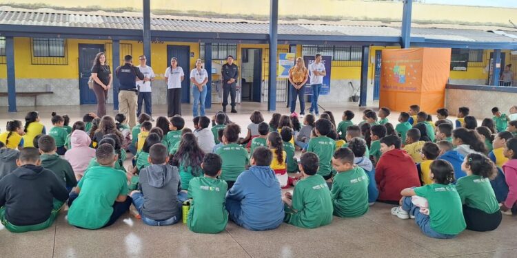 Palestras educativas reforçam prevenção ao uso de drogas entre estudantes em Porto Velho