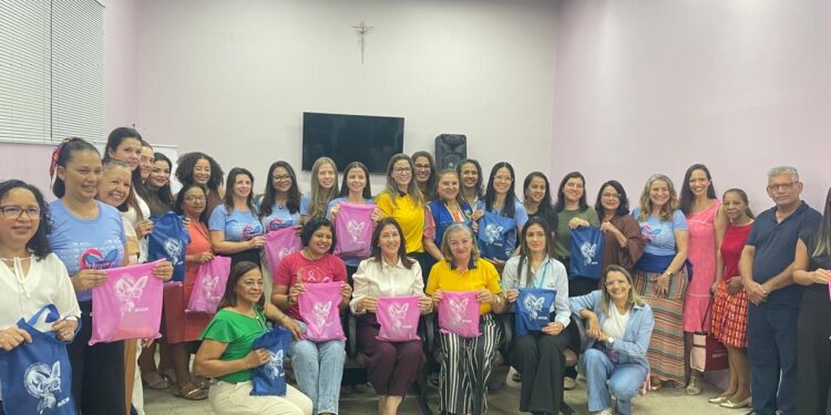 Campanha Lenços de Amor reforça solidariedade a pacientes com câncer