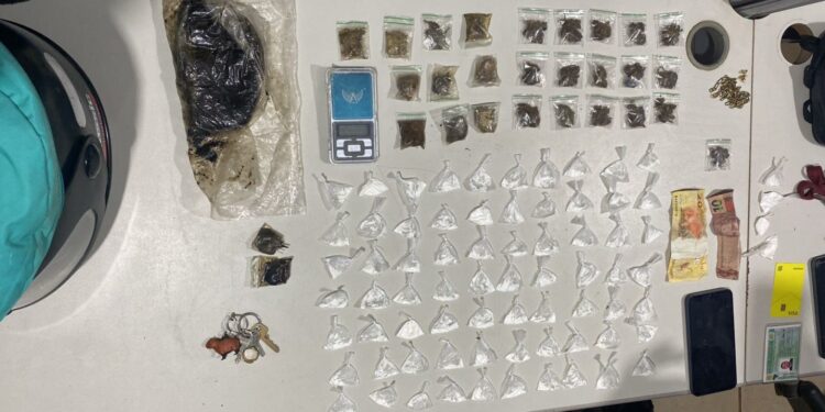 DUPLA É PRESA POR TRÁFICO DE DROGAS NO RESIDENCIAL ORGULHO DO MADEIRA