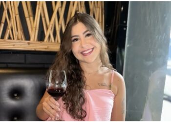 Jovem mata a própria namorada e confessa o crime para a mãe: “E agora? Eu não aguentava mais ela!”