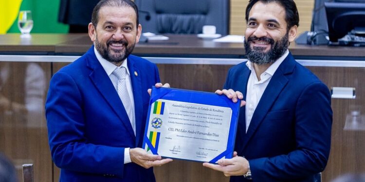 Laerte Gomes homenageia servidores do DER-RO e entrega Título de Cidadão Honorário ao coronel Eder Fernandes