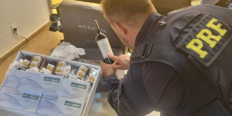 PRF apreende vinhos estrangeiros e medicamentos sem registro na BR-020