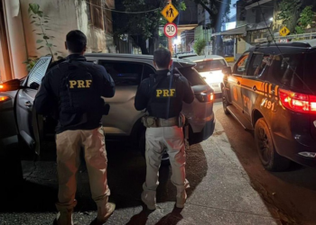 Ação conjunta entre PRF e Polícia Civil resulta na prisão de duas pessoas em São Gonçalo