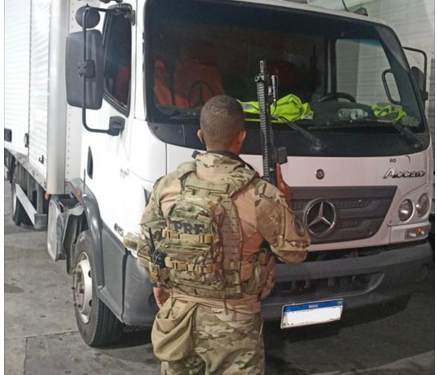 Carga avaliada em R$ 200 mil é recuperada após tentativa de roubo na Dutra