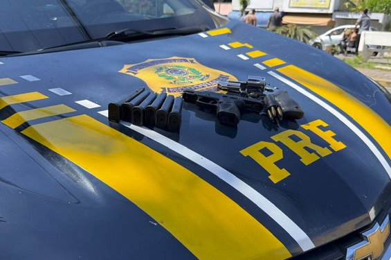 PRF prende indivíduo portando duas armas de fogo na Dutra