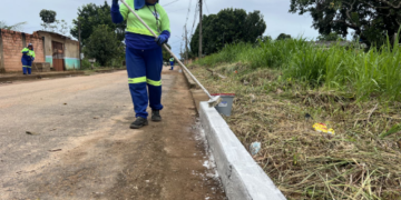 Pintura de meio-fio avança e reforça segurança no trânsito