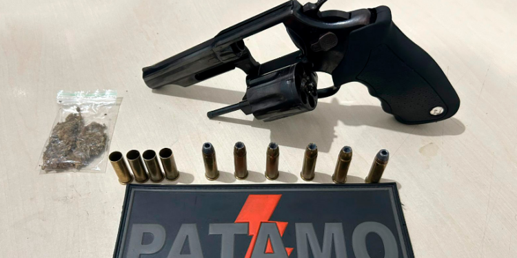 JI-PARANÁ – POLÍCIA MILITAR APREENDE ARMA DE FOGO E CONDUZ SUSPEITOS POR PORTE IRREGULAR, AMEAÇA E EMBRIAGUEZ AO VOLANTE