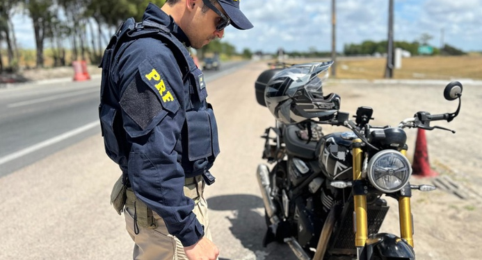 PRF lança Operação Tiradentes com foco na fiscalização de motocicletas em Pernambuco