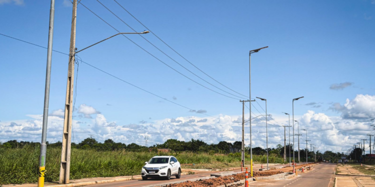 Nova iluminação na Estrada dos Periquitos começa a mudar realidade de moradores