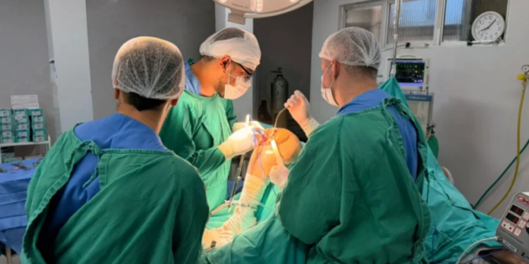 Primeira cirurgia eletiva de prótese de joelho é realizada no Hospital de Retaguarda de Rondônia