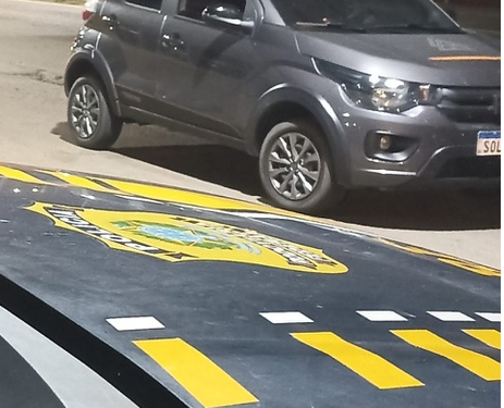 PRF recupera veículo com registro de roubo durante fiscalização em Feira de Santana (BA)
