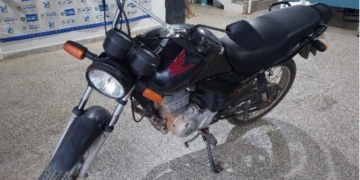 ARIQUEMES – POLÍCIA MILITAR RECUPERA MOTOCICLETA ROUBADA E CUMPRE MANDADO DE PRISÃO DE FORAGIDO DA JUSTIÇA