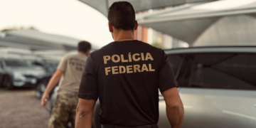 PF prende homem com 45kg de pasta base de cocaína e diversos celulares no Rio de Janeiro