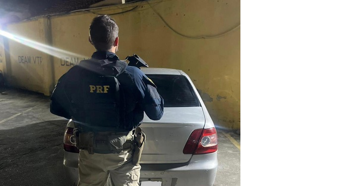 Em Nova Iguaçu, PRF recupera veículo furtado