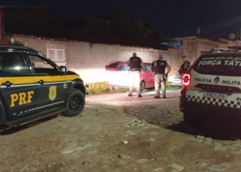 PRF e PM-RN recuperam veículo roubado na BR-304 em Mossoró