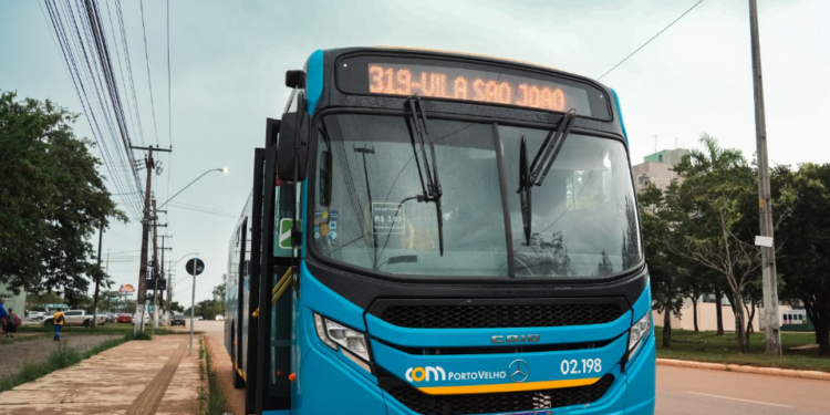 MOBILIDADE – Nova linha de ônibus chega à BR-319 e muda rotina de moradores da zona rural