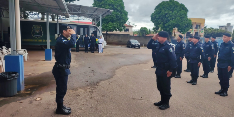 10º BATALHÃO DE POLÍCIA MILITAR REALIZA FORMATURA ALUSIVA AO DIA DE TIRADENTES