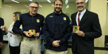 Policiais Rodoviários Federais são agraciados com a Comenda Maurílio Pinto