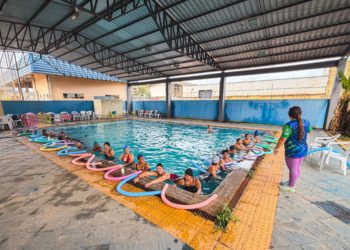 Hidroginástica melhora saúde e rotina de idosos na capital
