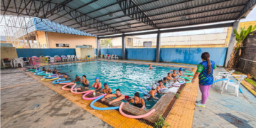 Hidroginástica melhora saúde e rotina de idosos na capital