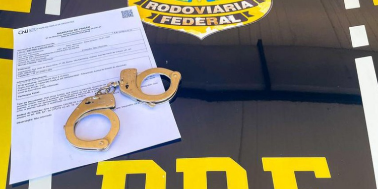 PRF cumpre mandados de prisão por roubo e dívida de pensão alimentícia no Tocantins
