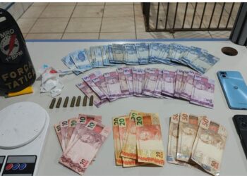 Polícia Miliar apreende menor por tráfico e prende suspeito com drogas e munições em área conhecida por uso de entorpecentes