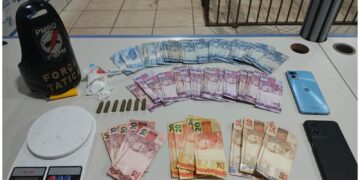 Polícia Miliar apreende menor por tráfico e prende suspeito com drogas e munições em área conhecida por uso de entorpecentes