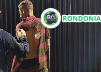 Foge da PM, Bate em Carreta e é Preso com Falsa Arma