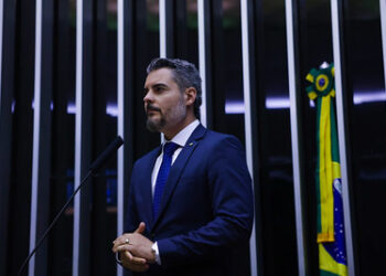 Thiago Flores comemora aprovação da urgência para endurecer penas contra assassinos de vigilantes