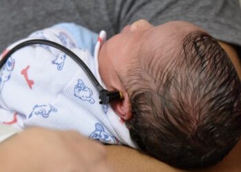 Saúde auditiva: Teste da orelhinha é essencial para detectar precocemente limitações em bebês