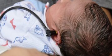 Saúde auditiva: Teste da orelhinha é essencial para detectar precocemente limitações em bebês