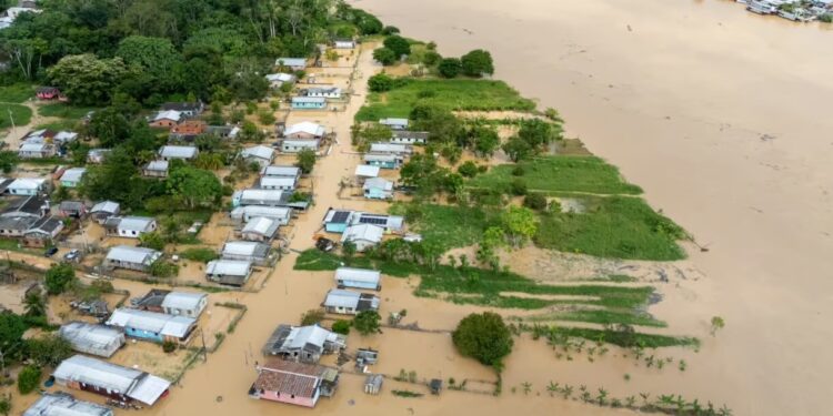 Mais de 200 pessoas estão em abrigos em Cruzeiro do Sul devido à cheia
