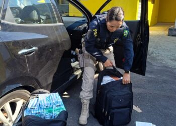 PRF apreende mais de R$ 2 milhões em celulares de luxo na BR-101 norte do estado