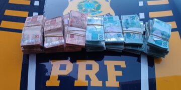 PRF apreende 84 Kg de cocaína e R$ 195 mil em Anastácio (MS)