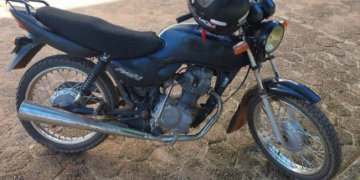 PMRO AGE RÁPIDO E CAPTURA FACCIONADOS APÓS ROUBO DE MOTOCICLETA EM NOVA MAMORÉ