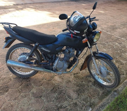 PMRO AGE RÁPIDO E CAPTURA FACCIONADOS APÓS ROUBO DE MOTOCICLETA EM NOVA MAMORÉ