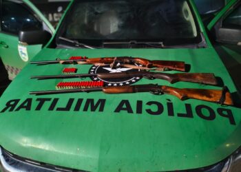POLÍCIA MILITAR APREENDE TRÊS ESPINGARDAS E PRENDE SUSPEITOS DURANTE OPERAÇÃO EM SERINGUEIRAS
