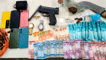 SUSPEITO TENTA FUGIR, MAS É PRESO PELA PM COM DROGAS, ARMA E DINHEIRO